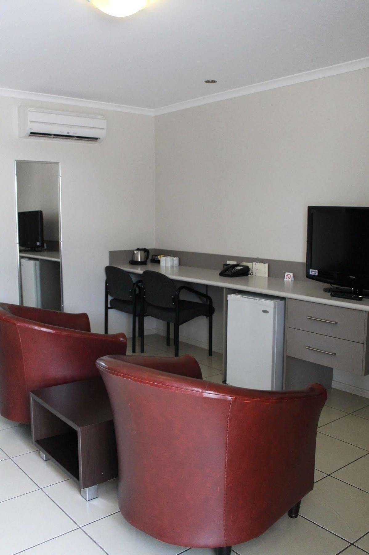 Blackwater Motor Inn Екстериор снимка